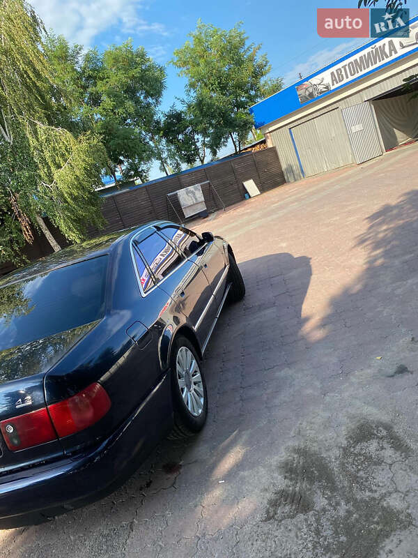 Седан Audi A8 1995 в Бердичеве