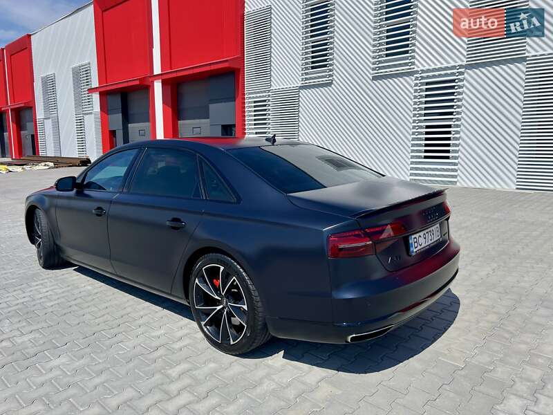 Седан Audi A8 2015 в Львове
