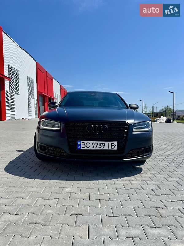 Седан Audi A8 2015 в Львове