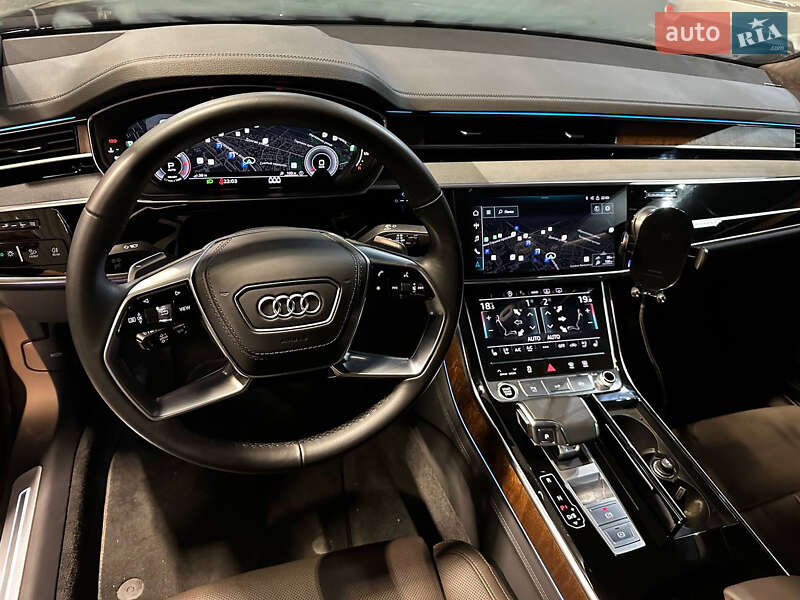 Седан Audi A8 2023 в Одессе