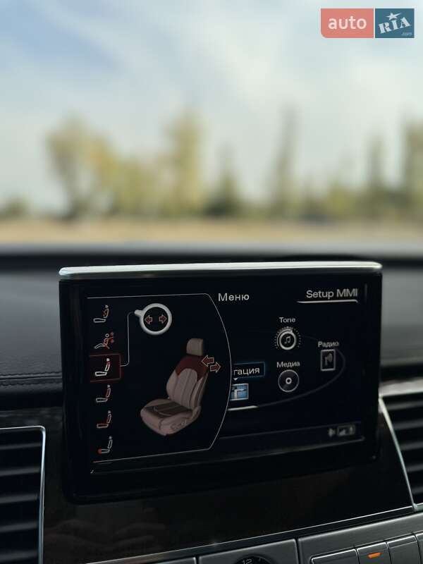 Седан Audi A8 2015 в Каменском
