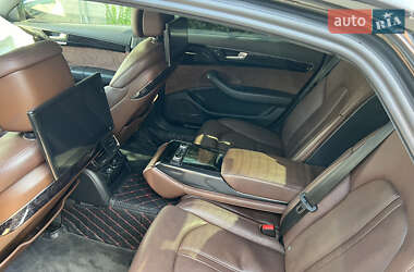 Седан Audi A8 2012 в Львове