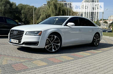 Седан Audi A8 2014 в Львові