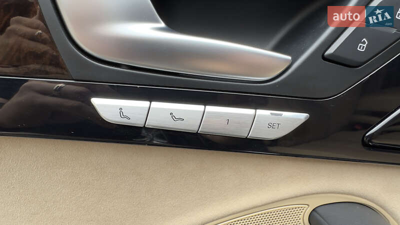 Седан Audi A8 2012 в Полтаві