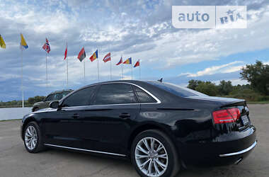 Седан Audi A8 2013 в Одесі