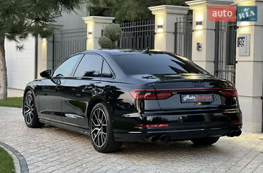Седан Audi A8 2020 в 