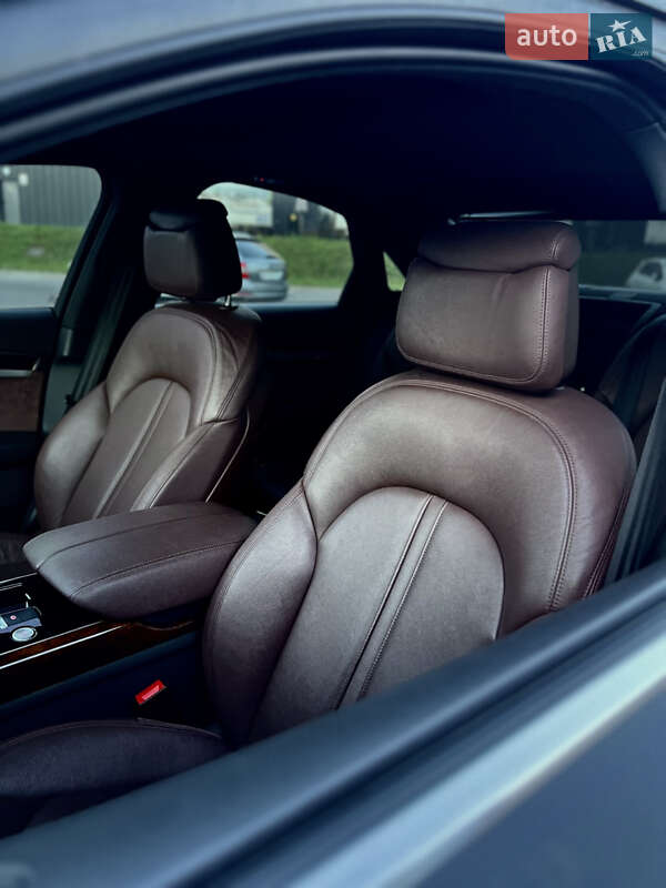 Седан Audi A8 2013 в Ровном