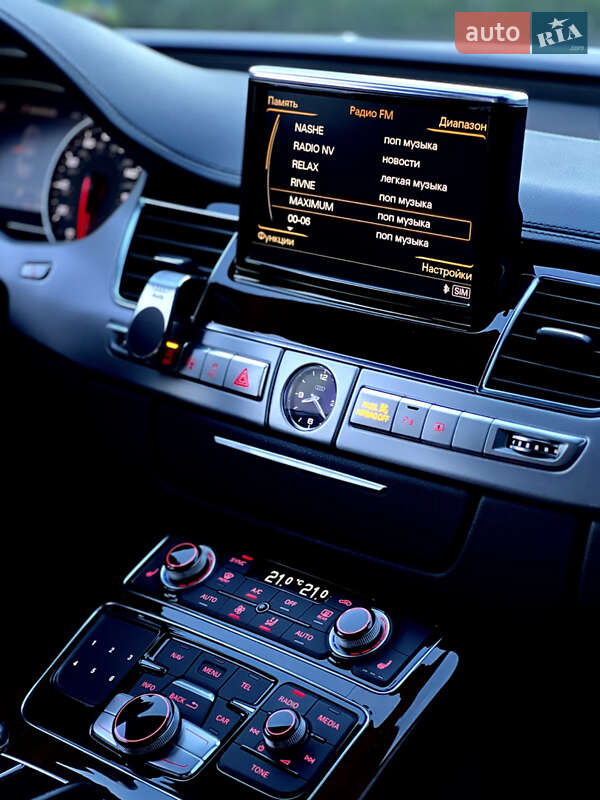 Седан Audi A8 2013 в Ровном