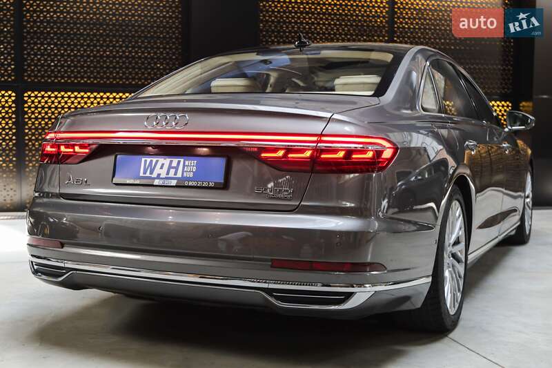 Седан Audi A8 2018 в Луцке