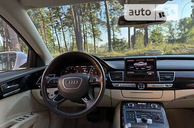 Седан Audi A8 2012 в Нетішині