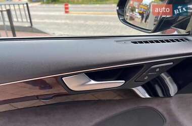 Седан Audi A8 2017 в 