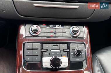 Седан Audi A8 2017 в 