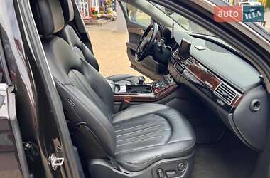 Седан Audi A8 2017 в 