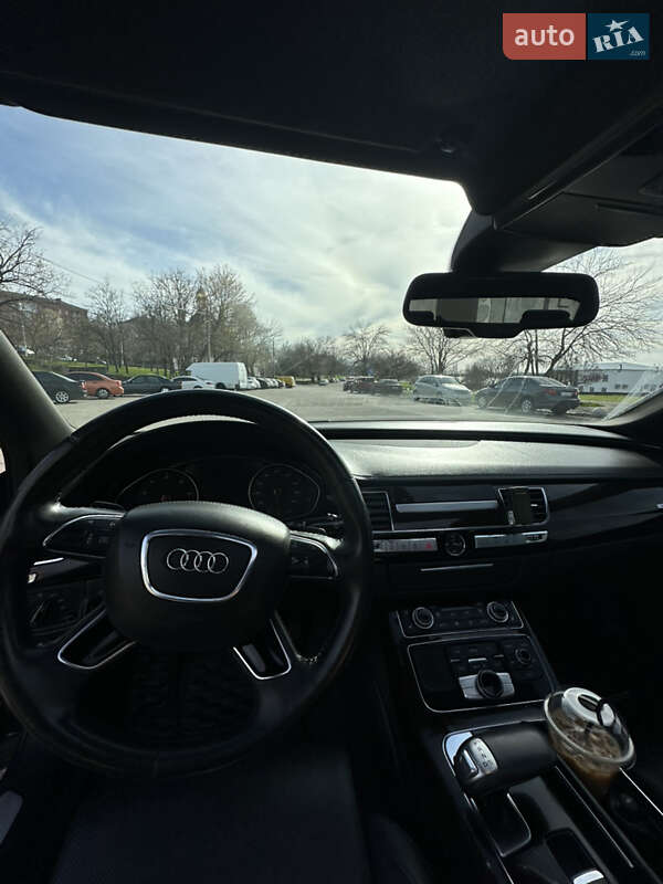 Седан Audi A8 2013 в Миколаєві