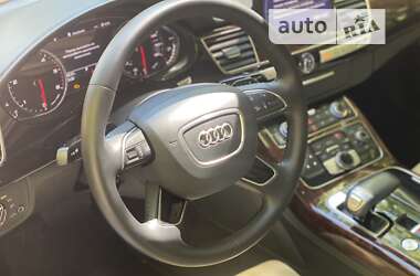 Седан Audi A8 2013 в Львове