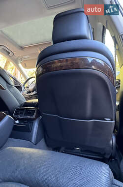 Седан Audi A8 2015 в 