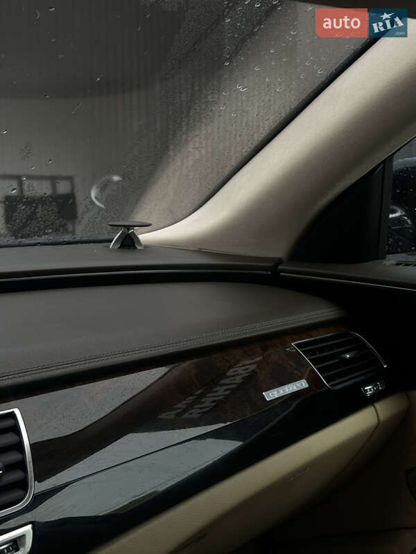 Седан Audi A8 2014 в Львове