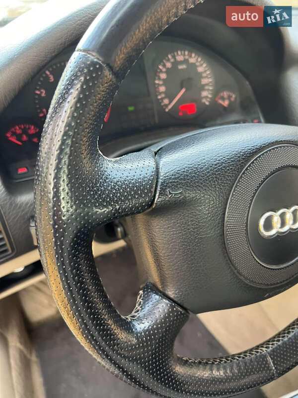 Седан Audi A8 1998 в Львове