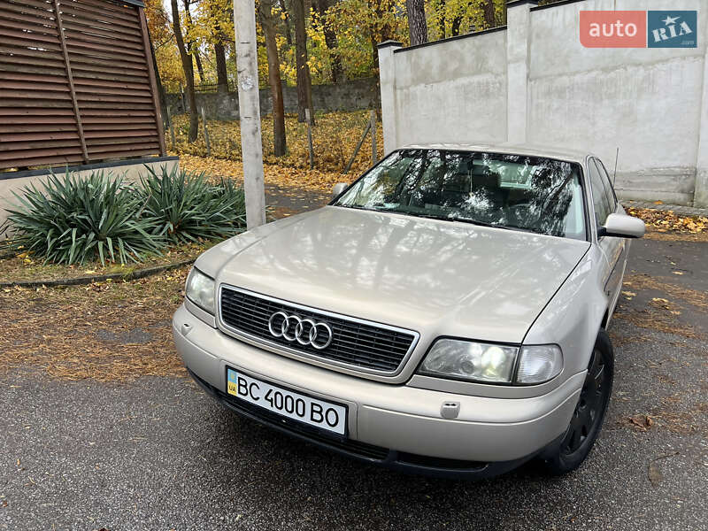 Седан Audi A8 1998 в Львове