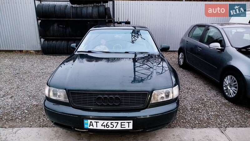 Седан Audi A8 1996 в Калуші