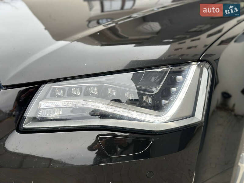 Седан Audi A8 2013 в Кременці