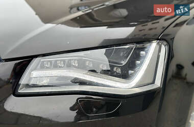 Седан Audi A8 2013 в Кременці