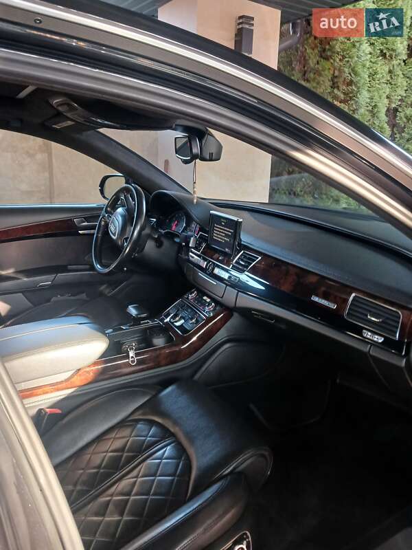 Седан Audi A8 2013 в Киеве