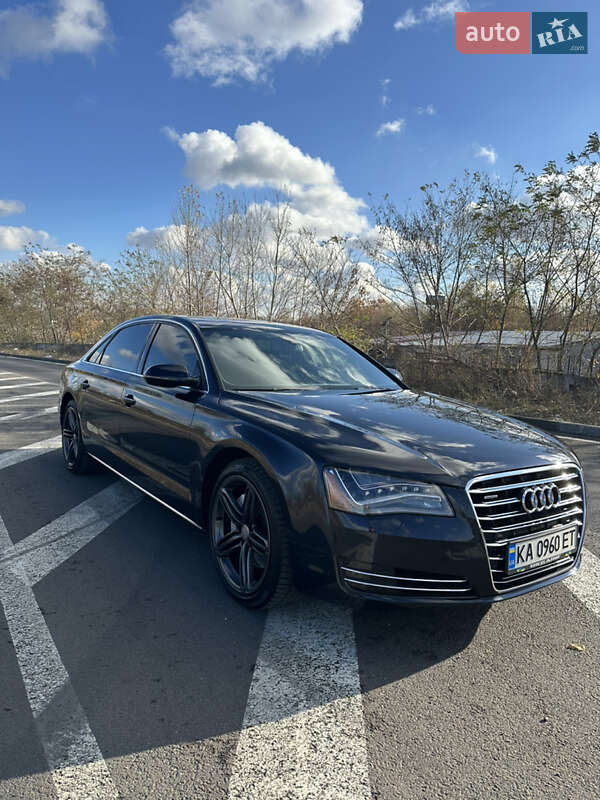 Седан Audi A8 2012 в Киеве
