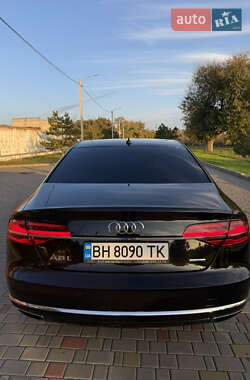 Седан Audi A8 2015 в 