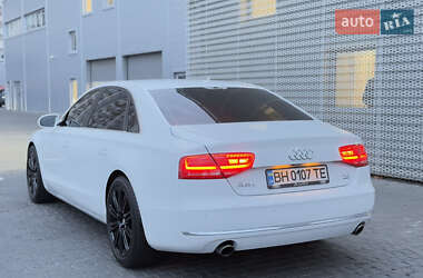 Седан Audi A8 2011 в Одесі