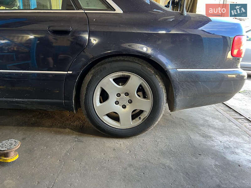 Седан Audi A8 2000 в Києві