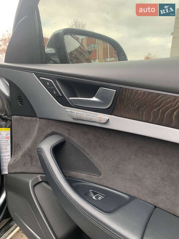 Седан Audi A8 2014 в Калуше