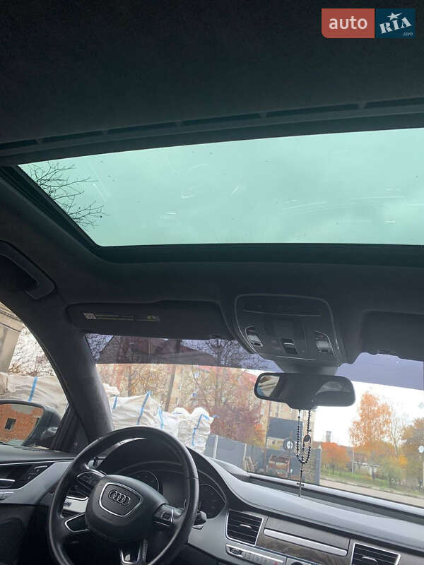 Седан Audi A8 2014 в Калуше