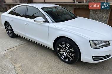 Седан Audi A8 2011 в Ужгороді