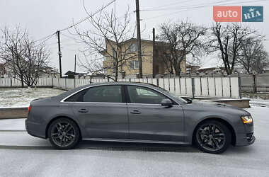 Седан Audi A8 2016 в Чернівцях