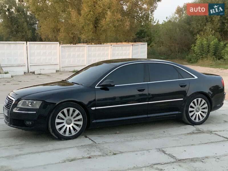 Седан Audi A8 2003 в Золочеве