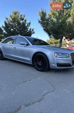 Седан Audi A8 2015 в 
