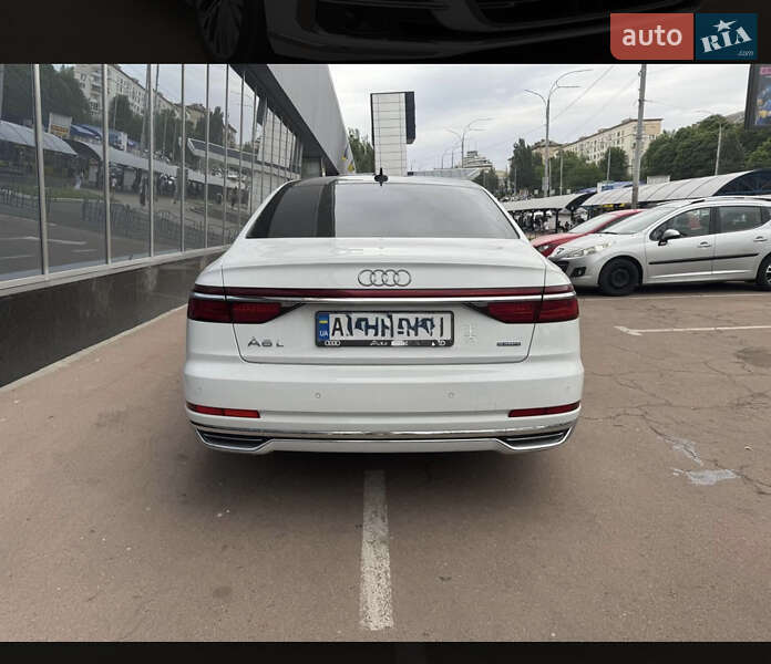 Седан Audi A8 2018 в Киеве