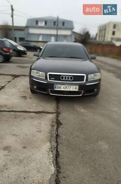 Седан Audi A8 2004 в 