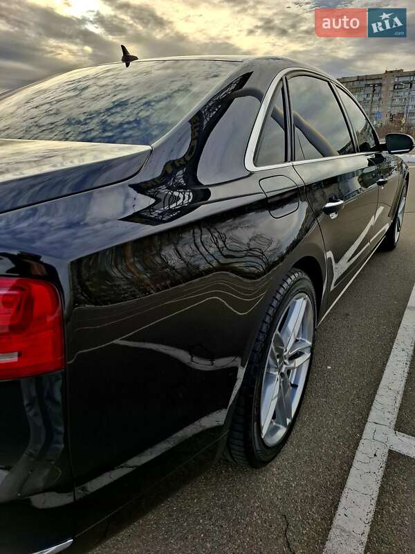 Седан Audi A8 2011 в Києві