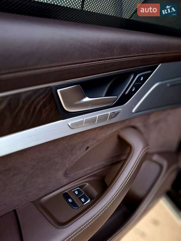Седан Audi A8 2011 в Києві