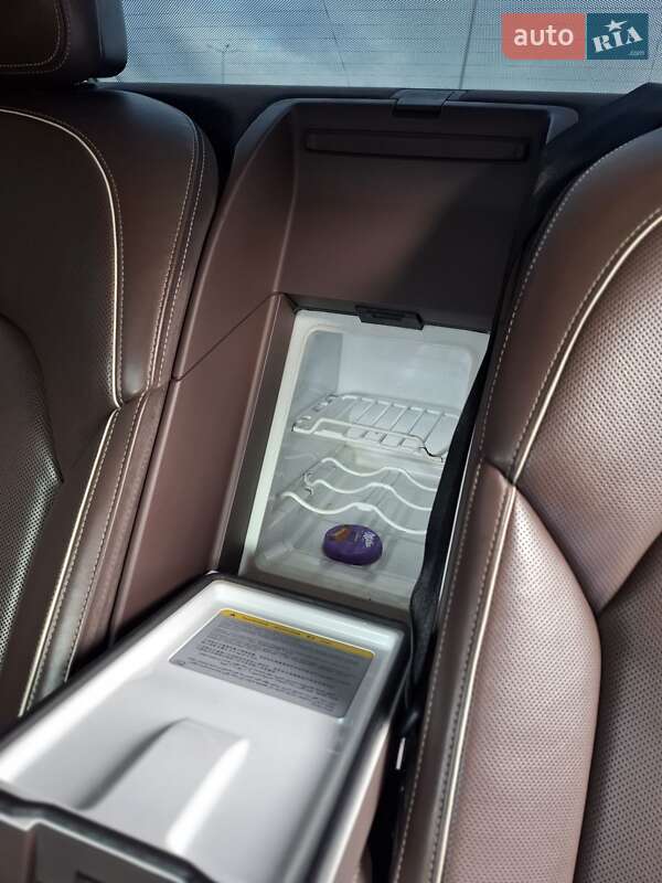Седан Audi A8 2011 в Києві