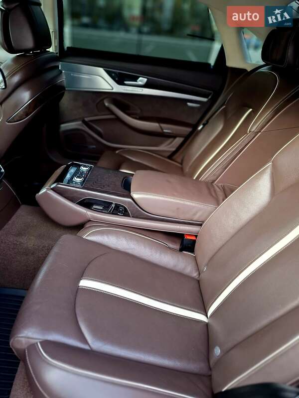 Седан Audi A8 2011 в Києві