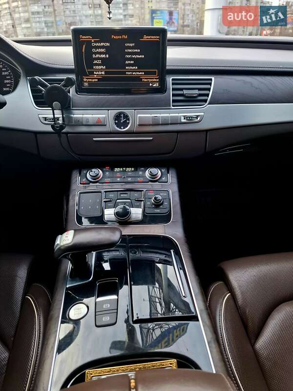 Седан Audi A8 2011 в Києві