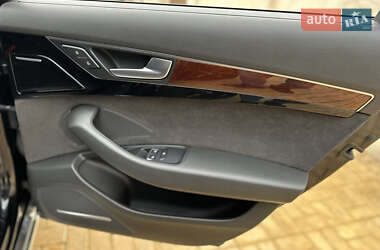 Седан Audi A8 2012 в 