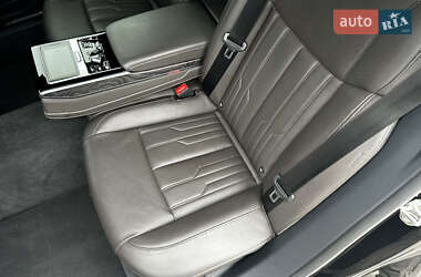 Седан Audi A8 2021 в 