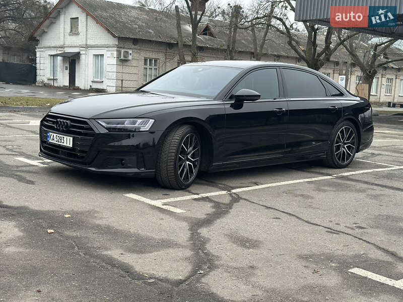 Седан Audi A8 2021 в Киеве