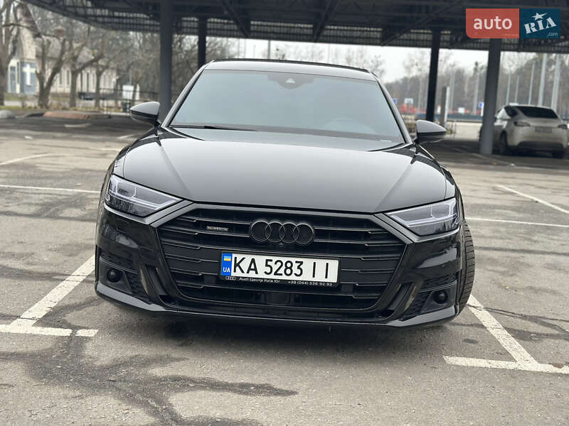 Седан Audi A8 2021 в Киеве