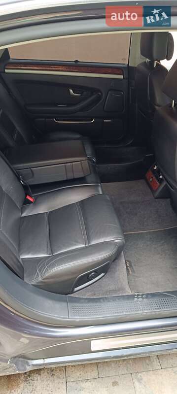 Седан Audi A8 2009 в Виноградові