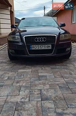 Седан Audi A8 2009 в Виноградові